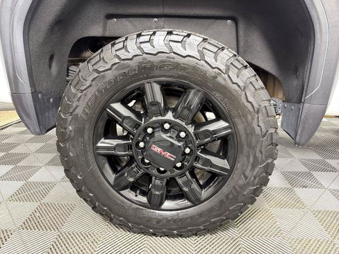 Used 2024 GMC Sierra 2500 AT4 w/ AT4 Premium Plus Package AWD/4WD image 15