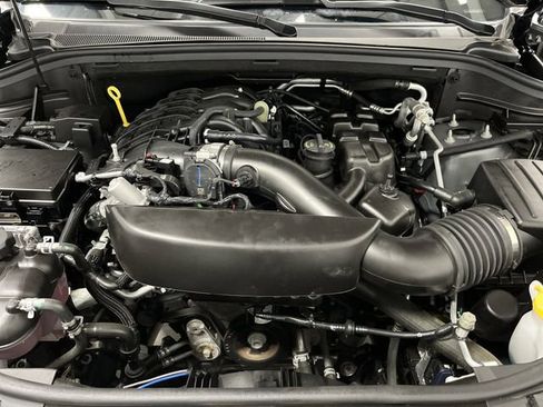 Used 2024 Dodge Durango SXT w/ 3rd Row Seating Group image 37