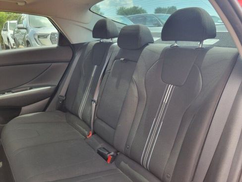 Used 2022 Hyundai Elantra SEL w/ Convenience + Premium Package FWD image 25