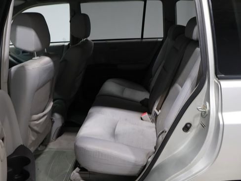 Used 2004 Toyota Highlander V6 image 19
