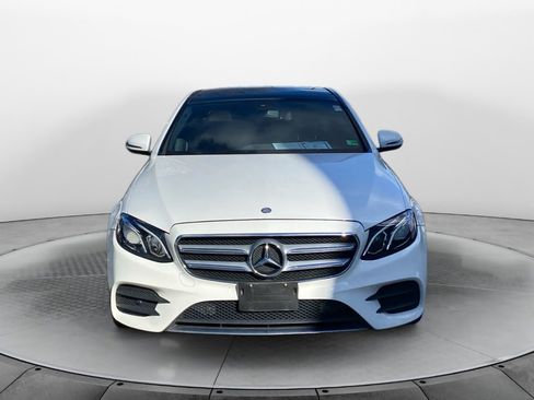 Used 2017 Mercedes-Benz E 300 4MATIC image 2