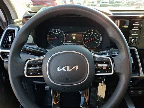 Used 2023 Kia Sorento LX image 20