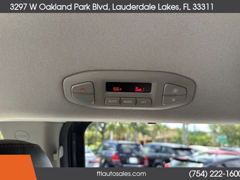 Used 2015 Kia Sedona EX FWD image 31