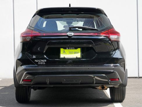 Used 2021 Nissan Kicks S FWD image 10