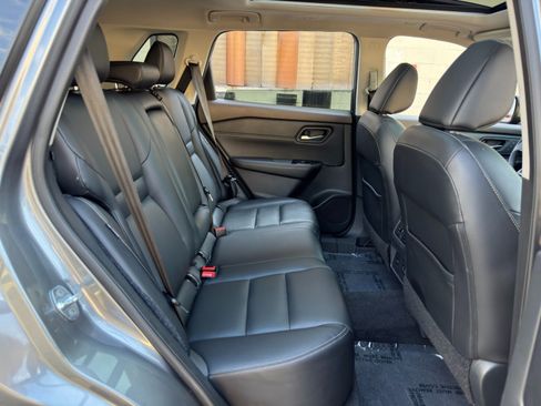 Used 2022 Nissan Rogue SL FWD image 36