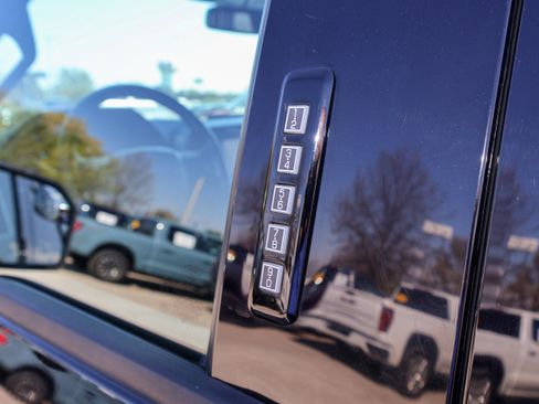 Used 2018 Ford F150 XLT w/ Equipment Group 302A Luxury image 10