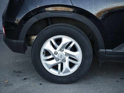 Used 2023 Hyundai Venue SE image 5