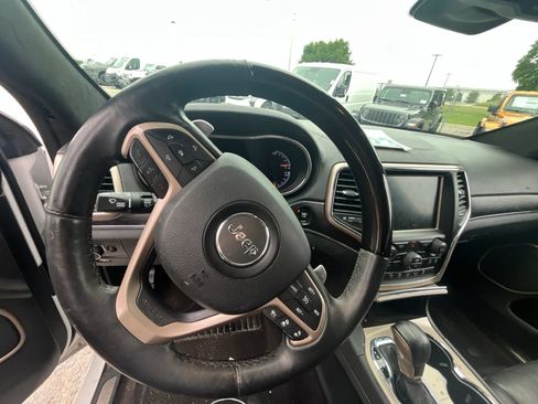 Used 2016 Jeep Grand Cherokee Summit AWD/4WD image 10