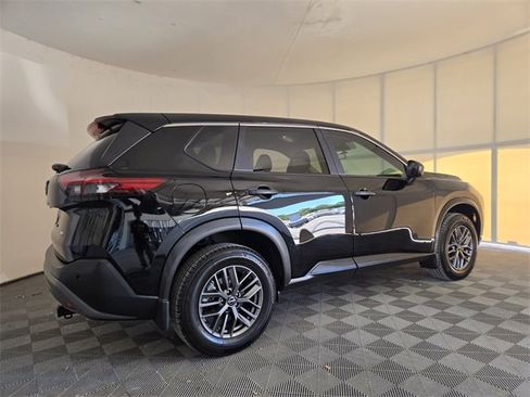 Used 2023 Nissan Rogue S image 14