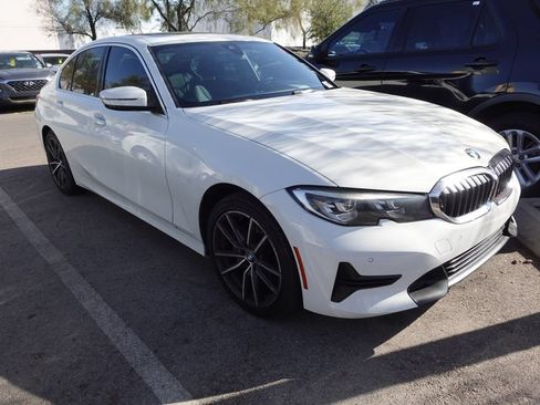 Used 2020 BMW 330i Sedan w/ Driving Assistance Package RWD image 4