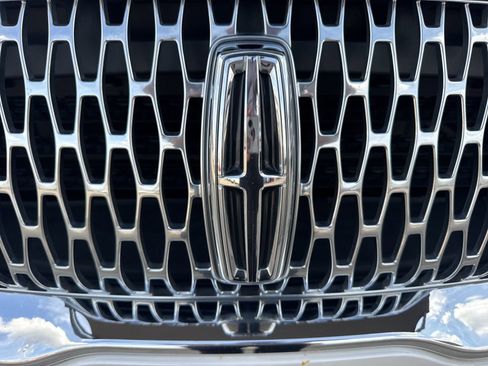 Used 2019 Lincoln MKC Premiere image 12