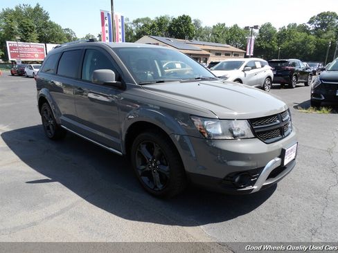 Used 2019 Dodge Journey Crossroad AWD/4WD image 3