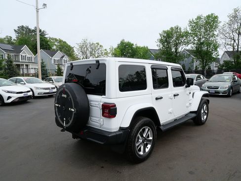 Used 2019 Jeep Wrangler Unlimited Sahara AWD/4WD image 6
