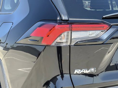 Certified 2025 Toyota RAV4 LE FWD image 25