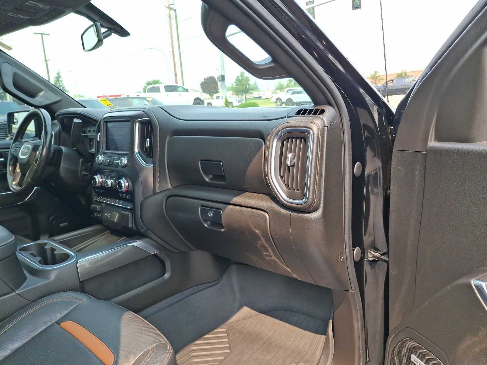 Used 2021 GMC Sierra 1500 AT4 w/ AT4 Preferred Package AWD/4WD image 24