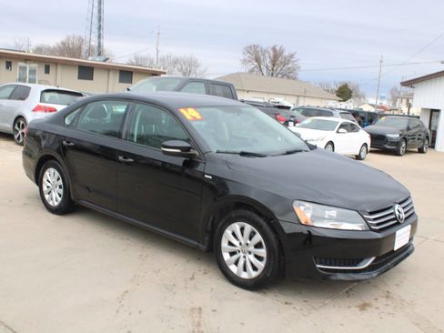 Used 2014 Volkswagen Passat 2.5 S image 2