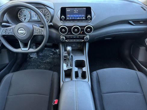 Used 2025 Nissan Sentra S image 10
