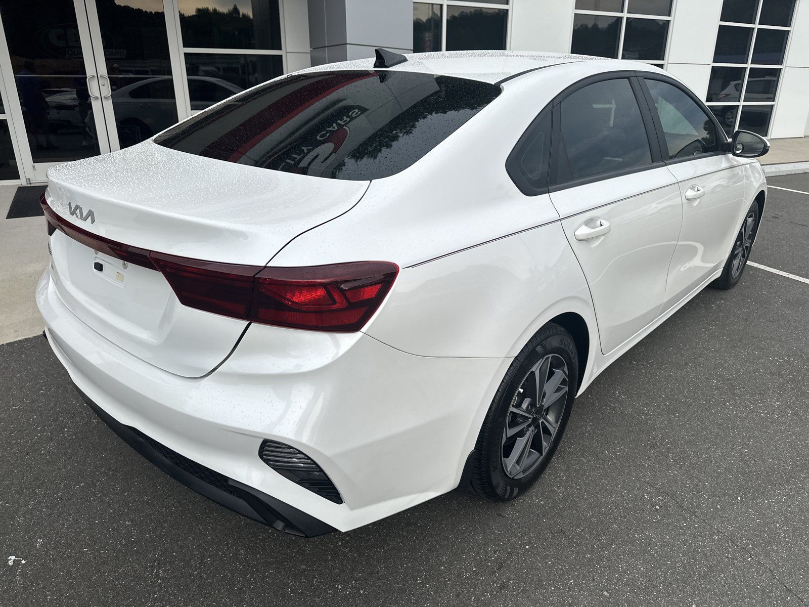 Used 2024 Kia Forte LXS w/ LXS Technology Package FWD image 8