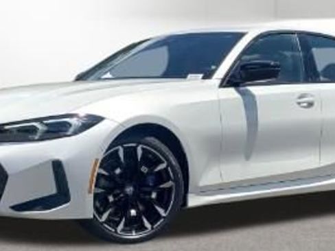 Used 2025 BMW 330i xDrive Sedan AWD/4WD image 2