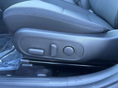 Used 2025 Hyundai Kona SEL image 34