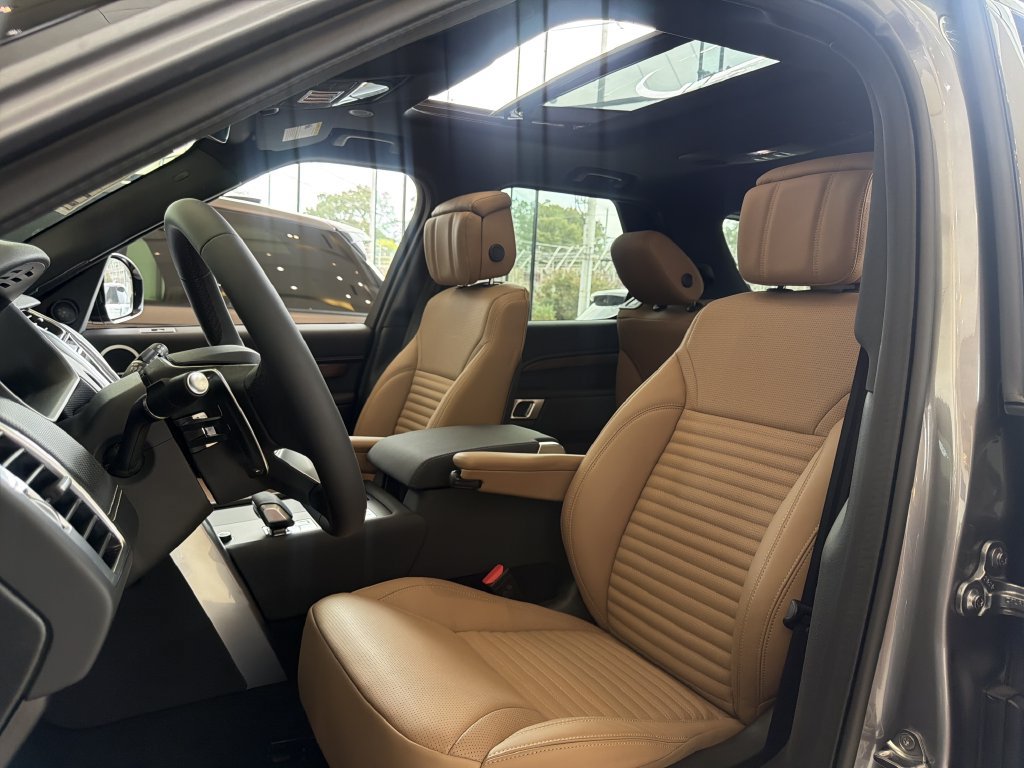 New 2026 Land Rover Discovery Dynamic SE AWD/4WD image 5