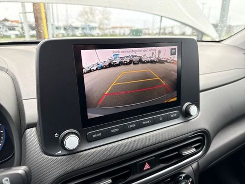 Used 2022 Hyundai Kona SEL image 24