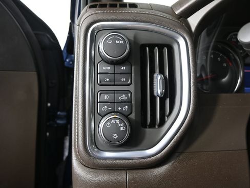 Used 2021 Chevrolet Silverado 1500 RST w/ Convenience Package II AWD/4WD image 23