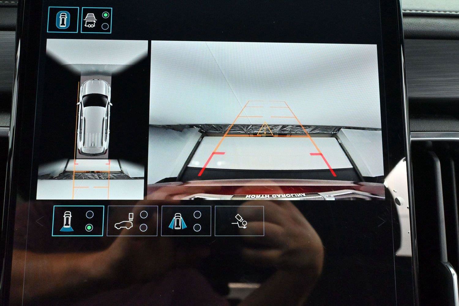 Used 2025 GMC Acadia Elevation FWD image 24