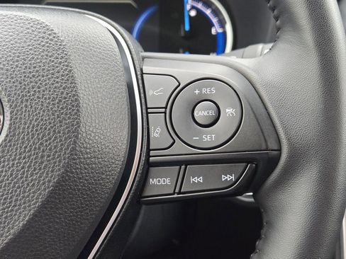 Used 2025 Toyota RAV4 XLE Premium image 31