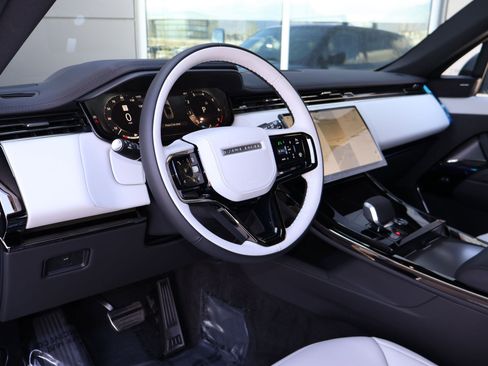 New 2026 Land Rover Range Rover Sport Dynamic SE AWD/4WD image 12