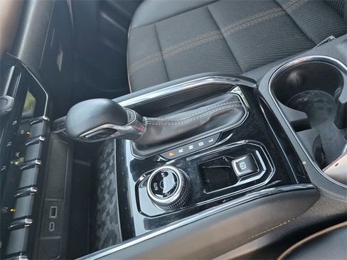 Used 2023 GMC Canyon AT4 image 15