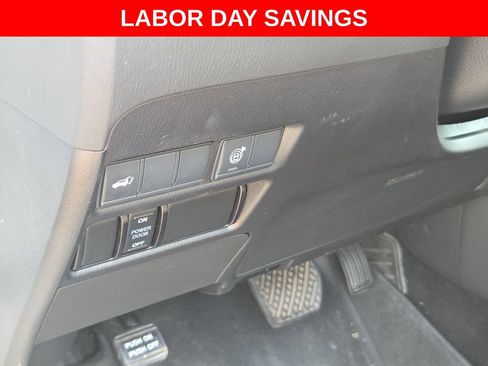 Used 2022 Nissan Armada SV w/ SV Appearance Package RWD image 25
