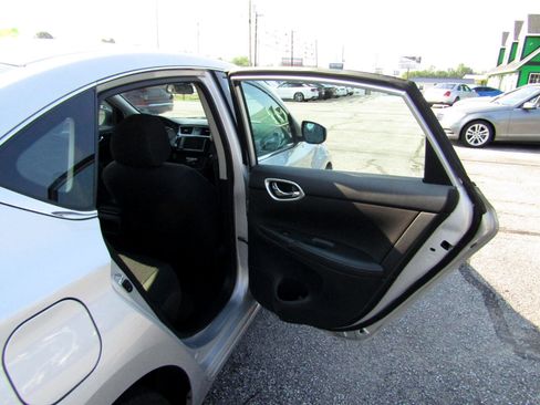 Used 2019 Nissan Sentra SV image 21