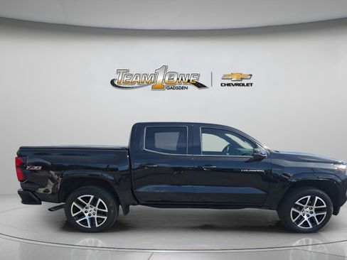 Used 2024 Chevrolet Colorado Z71 w/ Z71 Convenience Package 2 AWD/4WD image 9