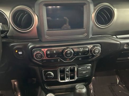 Used 2023 Jeep Wrangler Unlimited w/ Cold Weather Group AWD/4WD image 19