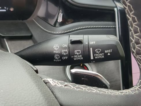 Used 2023 Jeep Grand Cherokee L Limited w/ Luxury Tech Group II image 25