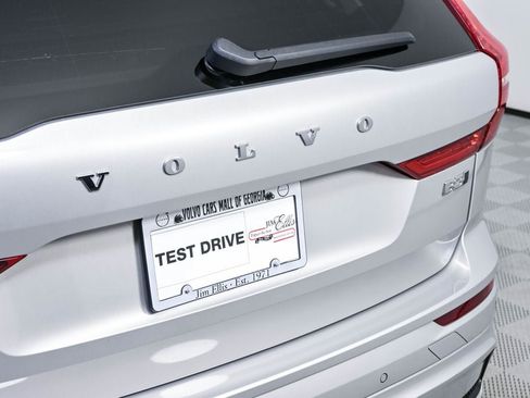 Certified 2024 Volvo XC60 B5 Plus AWD/4WD image 37