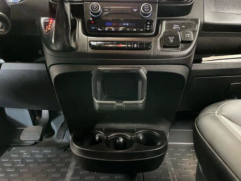 Used 2023 RAM ProMaster 2500 w/ Driver Convenience Group FWD image 18