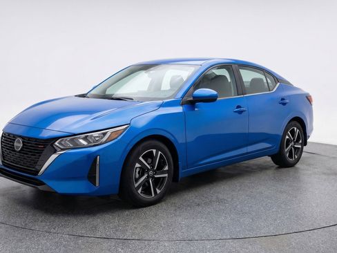 Used 2025 Nissan Sentra SV image 3