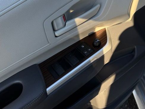 Used 2021 Toyota Sienna LE image 13