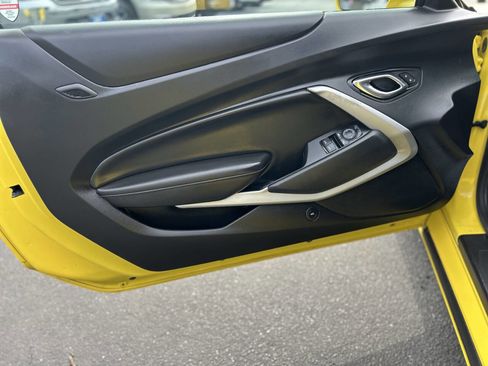 Used 2017 Chevrolet Camaro SS image 9
