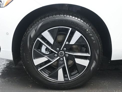 New 2026 Volvo XC60 B5 Plus w/ Protection Package Premier image 28