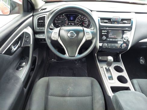 Used 2015 Nissan Altima 2.5 S w/ Power Driver Seat Package FWD image 10