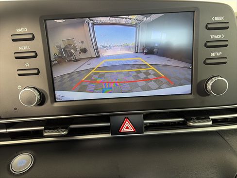 Certified 2022 Hyundai Elantra SEL FWD image 19
