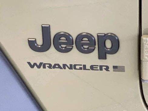 Used 2025 Jeep Wrangler Sport AWD/4WD image 10