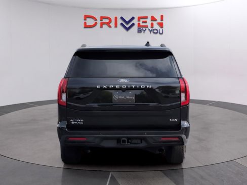Used 2025 Ford Expedition Max Active RWD image 4