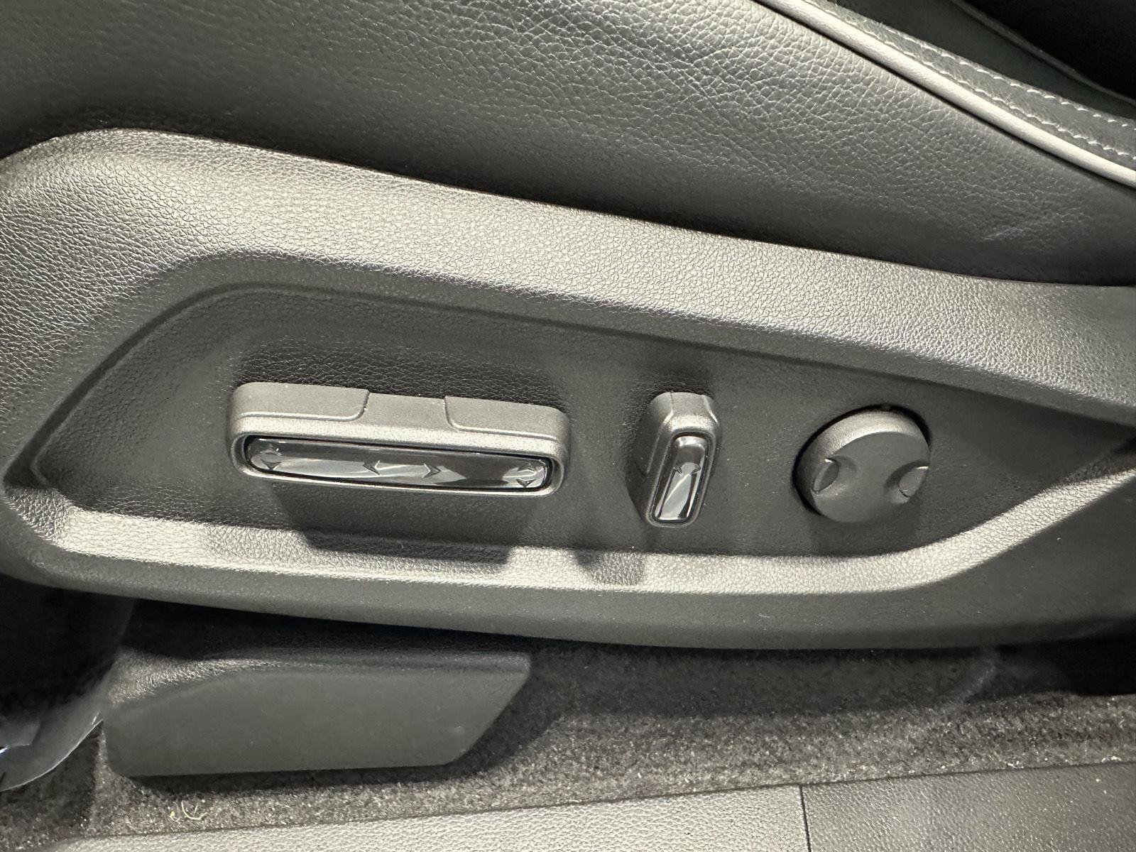 Certified 2025 Honda Pilot Elite image 17
