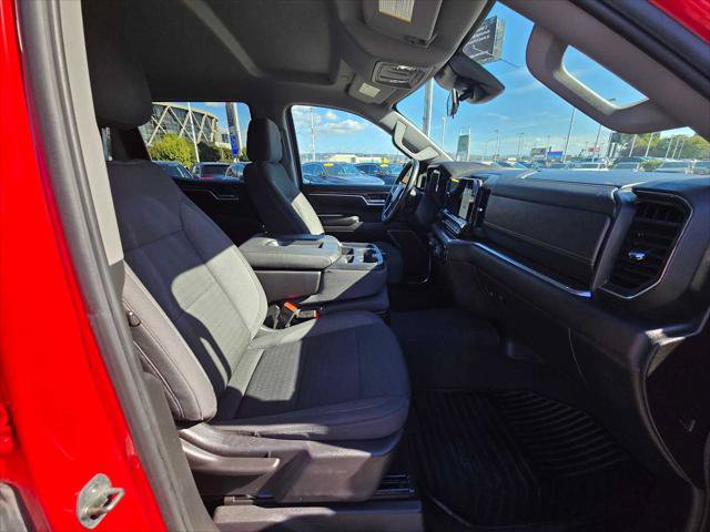 Used 2025 Chevrolet Silverado 1500 LT AWD/4WD image 10