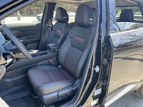New 2026 Nissan Kicks SR FWD image 17