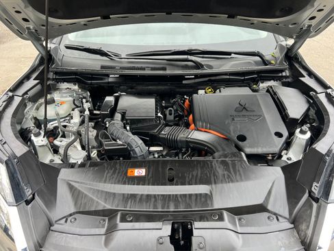 Used 2023 Mitsubishi Outlander SE image 36